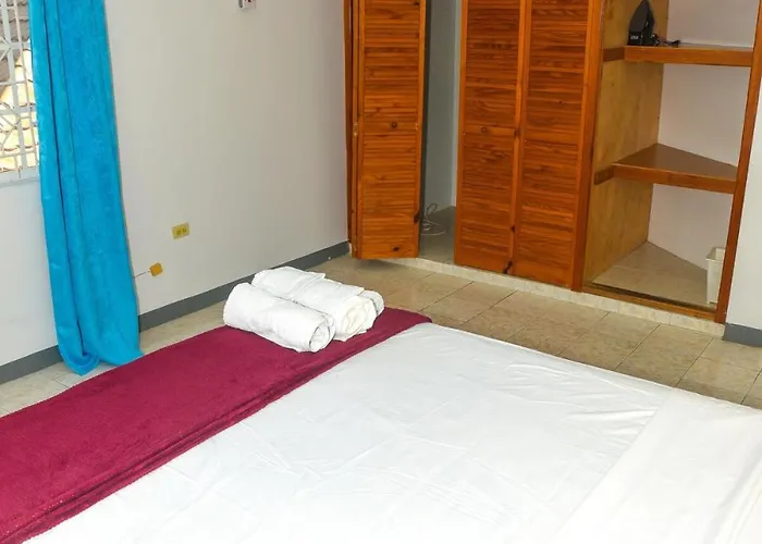 Comfy Seaview 2 Bedroom Apartment, Montego Bay, Ac, *