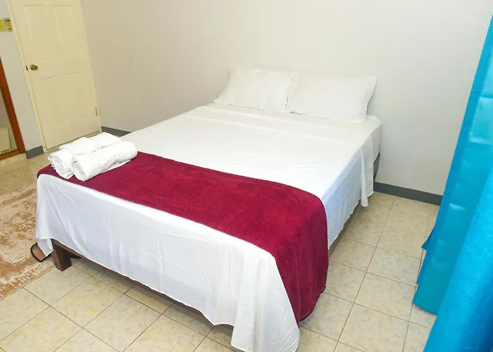 Comfy Seaview 2 Bedroom Apartment, Montego Bay, Ac, Apartment Montego Bay